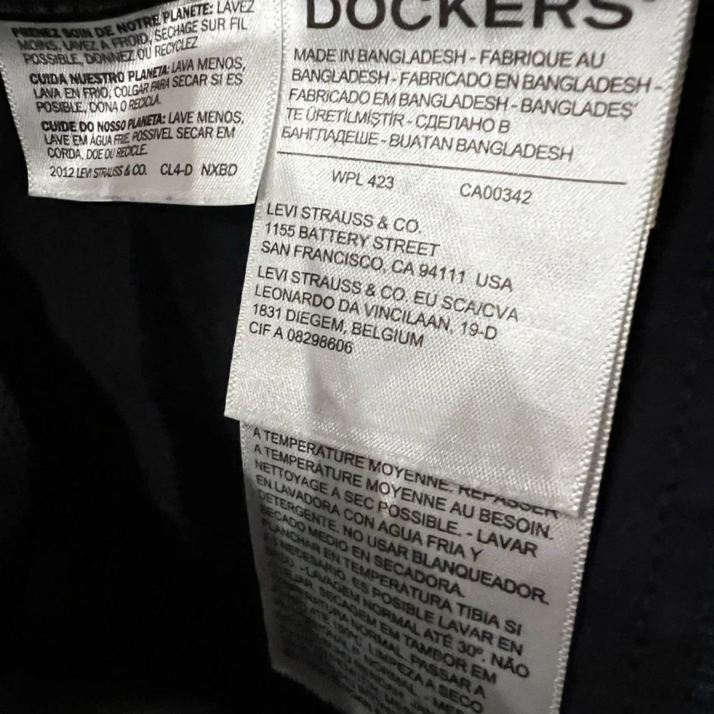 Dockers Ultimate Shorts size 34